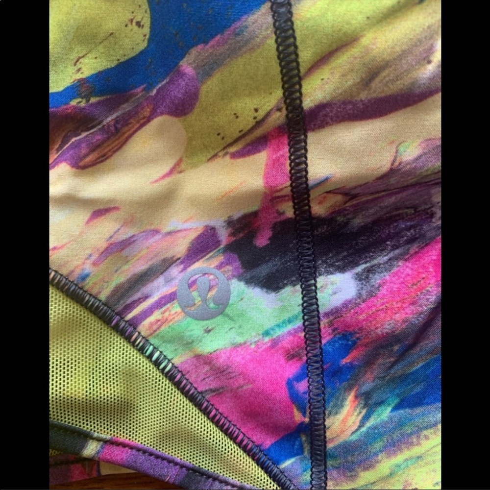 🔥LULULEMON HOTTY HOT SHORT 4”-CATALYST MULTI-8🔥 - Picture 10 of 15